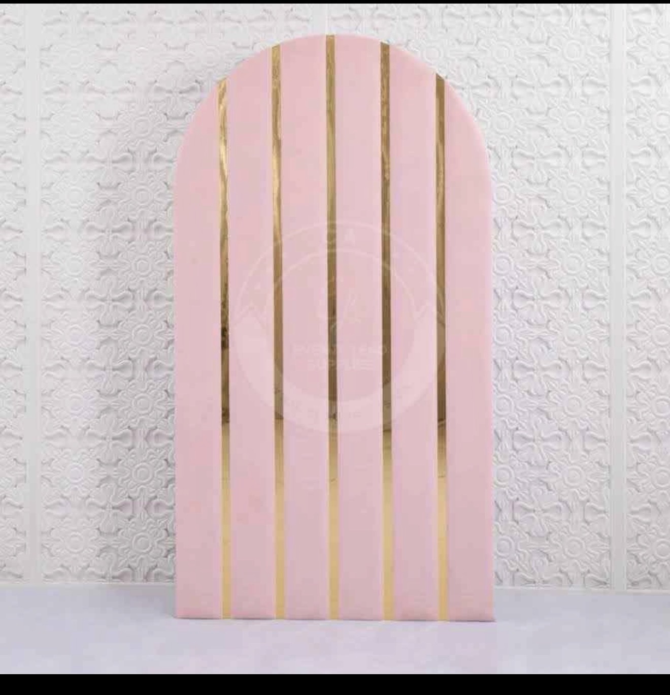 Arche en velours rose, vue de face — Dodoconcept